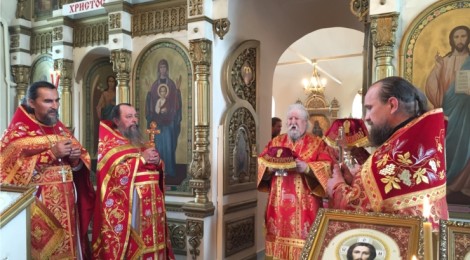 В Неделю о слепом митрополит Варнава совершил Божественную литургию